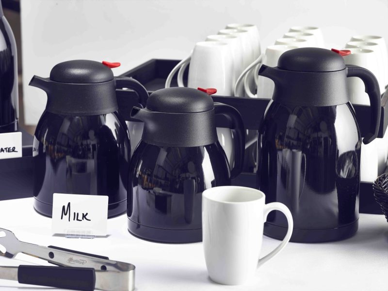 Black Vacuum Jugs Lifestyle Image