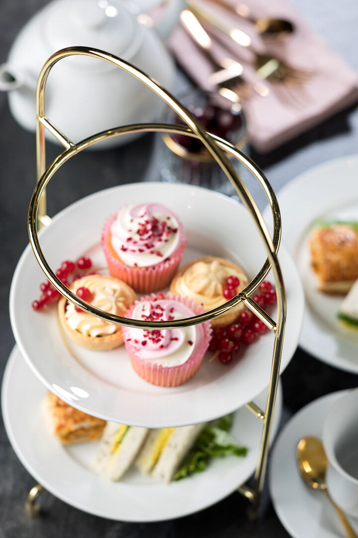 Wedding Cake Stand White Round Antique Cupcake Plate Stands Metal Iron  Pastry Dessert Tray Display For Party Cake Holder From Zw_network, $82.87 |  DHgate.Com