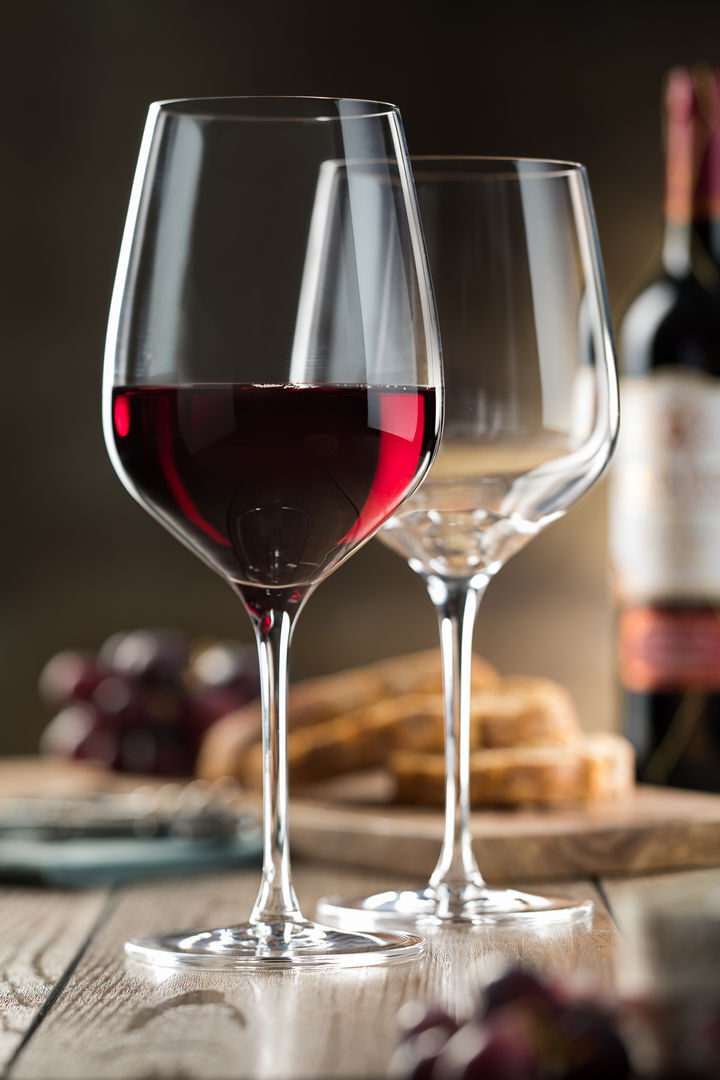 Refine Burgundy Wine Glasses Lifestyle Image