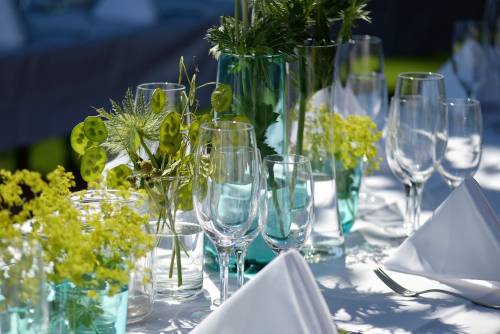 Glasses-for-an-Outdoor-Catering-Blog