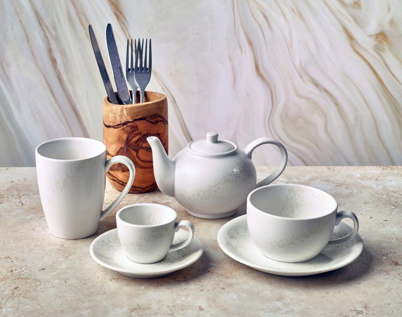 Sereno Porcelain Alto Cups and saucers lifestyle